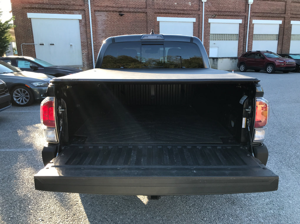 Used 2020 Toyota Tacoma TRD Off-Road AWD/4WD image 26