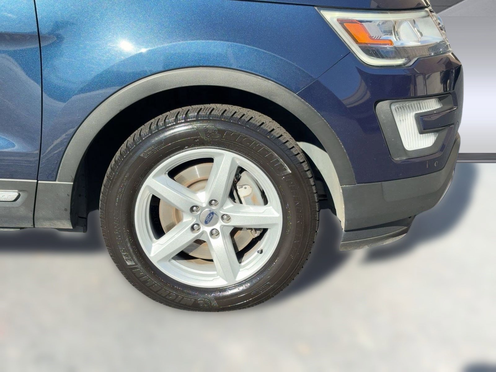 Used 2017 Ford Explorer XLT w/ Equipment Group 202A image 12