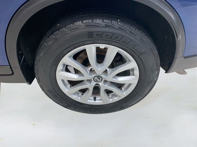 Used 2020 Nissan Rogue SV image 18