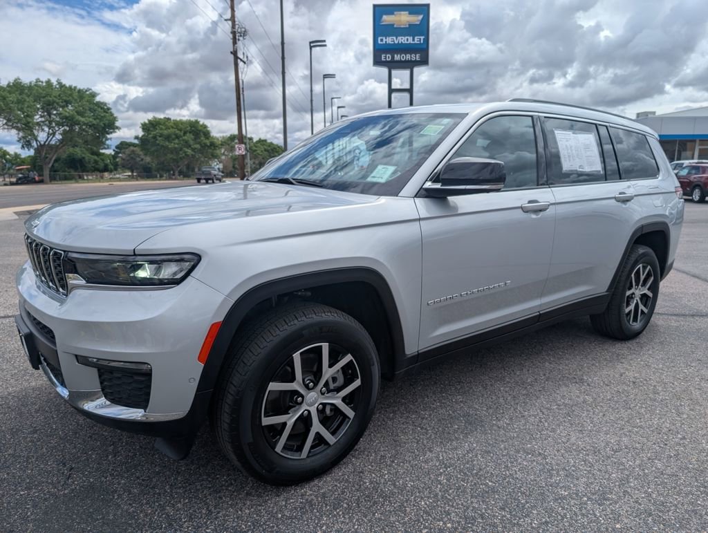 Used 2024 Jeep Grand Cherokee L Limited w/ Luxury Tech Group II image 1