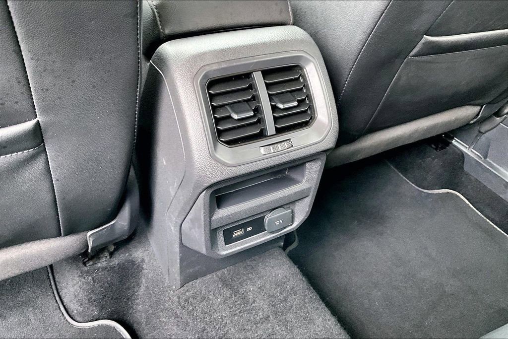 Used 2019 Volkswagen Tiguan SE image 32