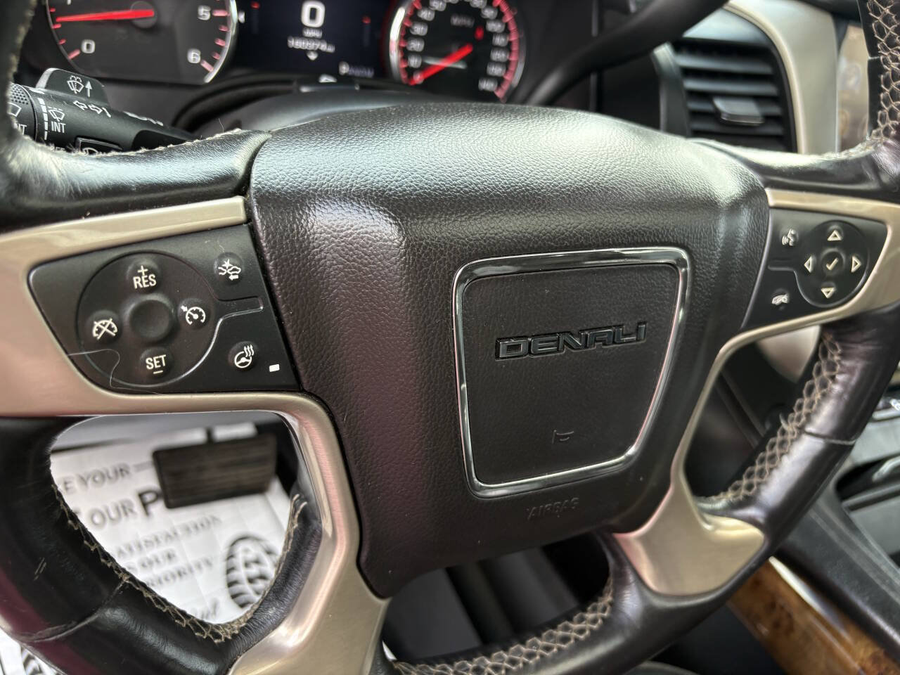 Used 2015 GMC Yukon Denali w/ Touring Package AWD/4WD image 29