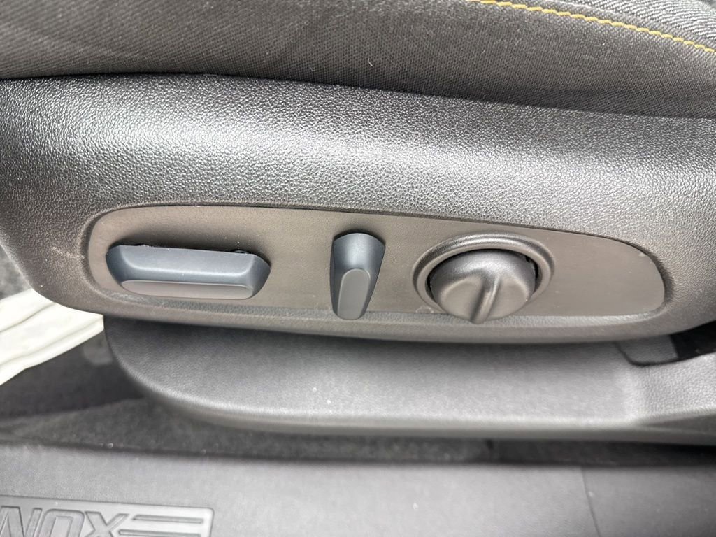 Used 2023 Chevrolet Equinox LT image 17