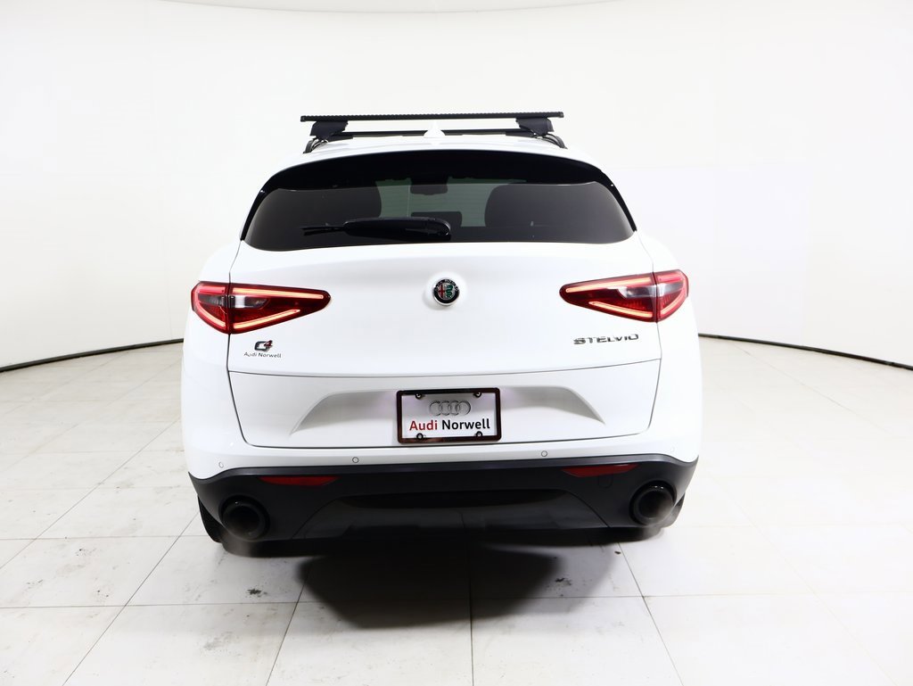 Used 2022 Alfa Romeo Stelvio Sprint image 13