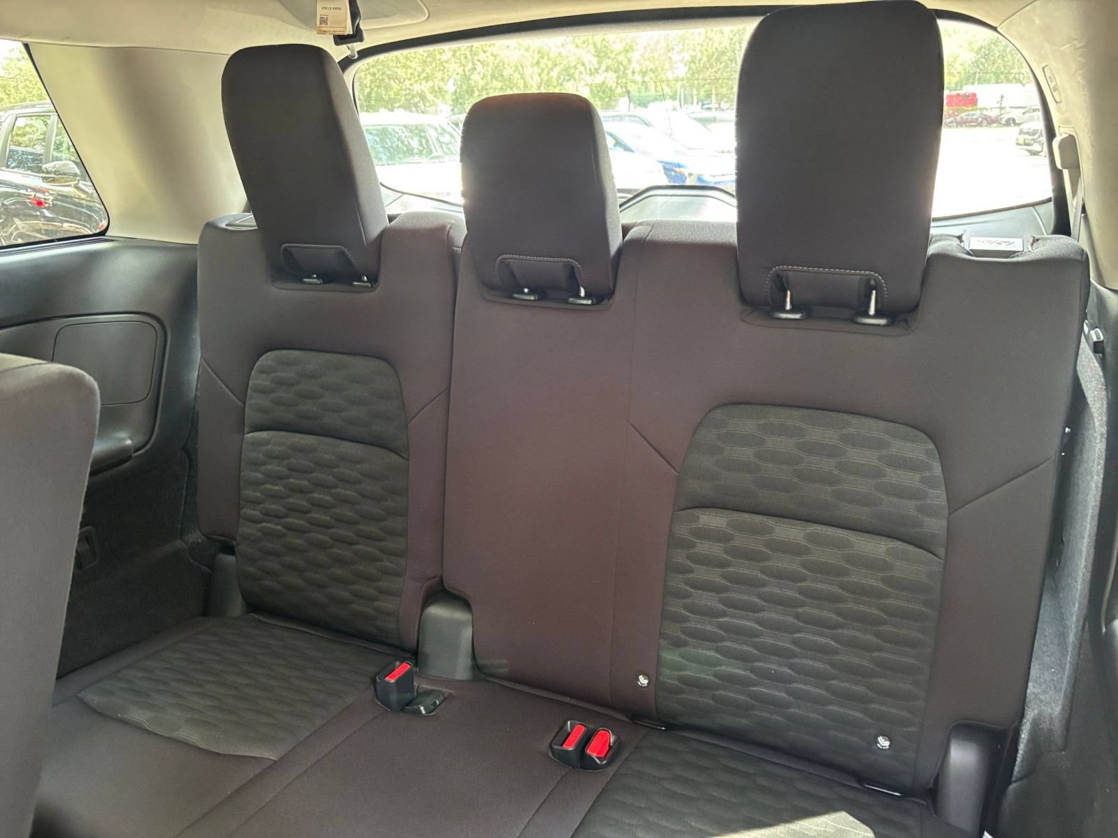 Used 2025 Nissan Pathfinder SV FWD image 30