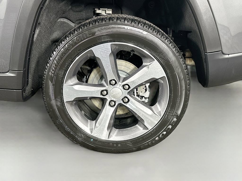 New 2026 Jeep Grand Cherokee Limited w/ Luxury Tech Group II AWD/4WD image 17