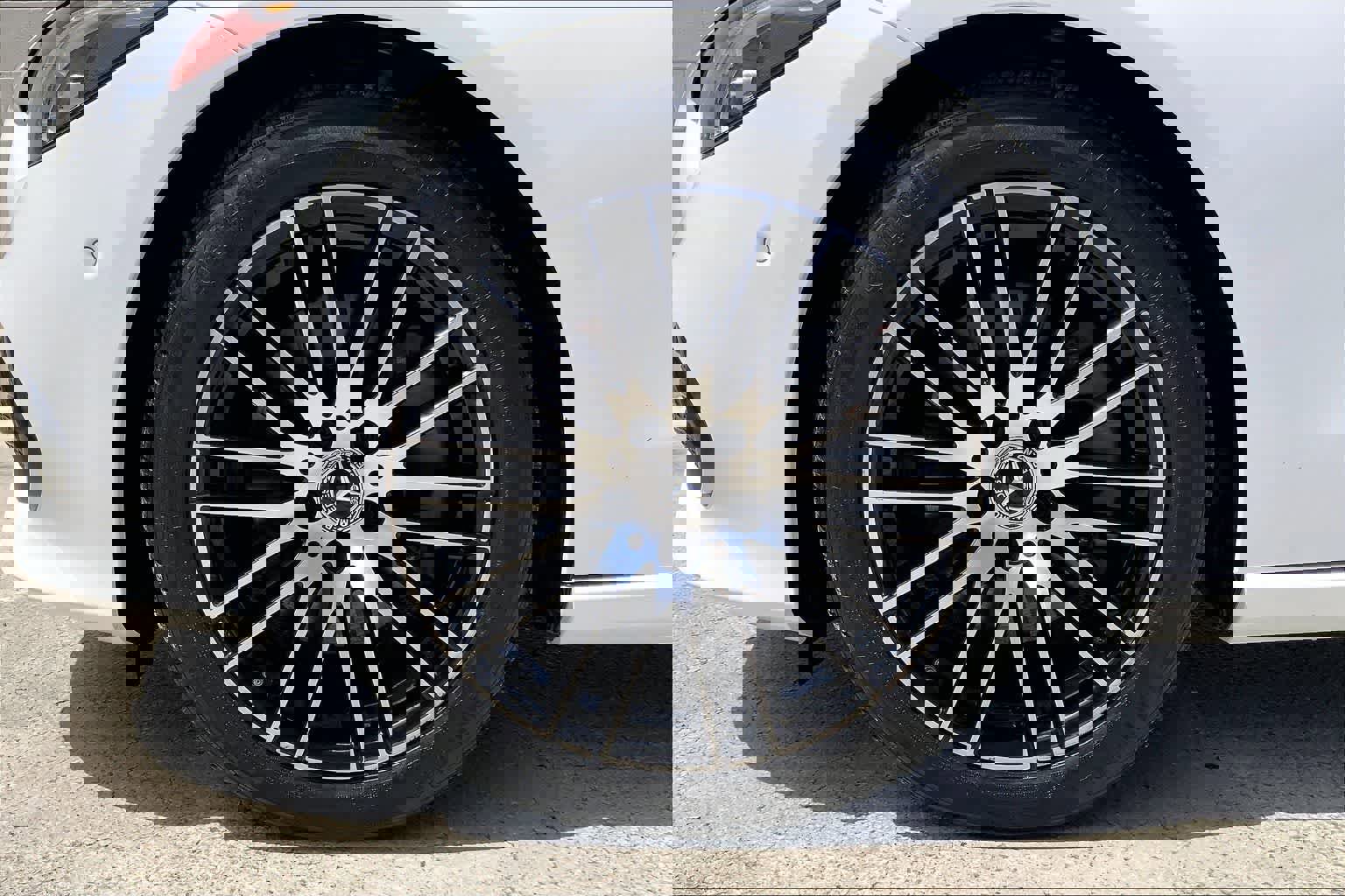 Used 2023 Mercedes-Benz C 300 C 300 image 9