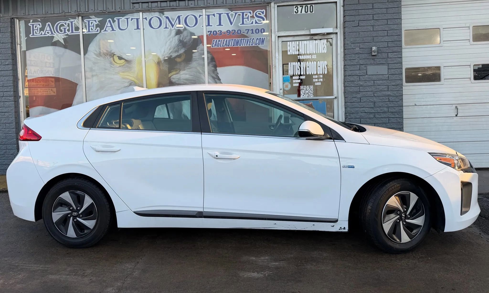Used 2017 Hyundai Ioniq SEL image 2