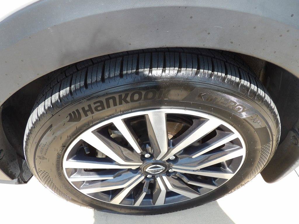 Used 2021 Nissan Kicks SV FWD image 32