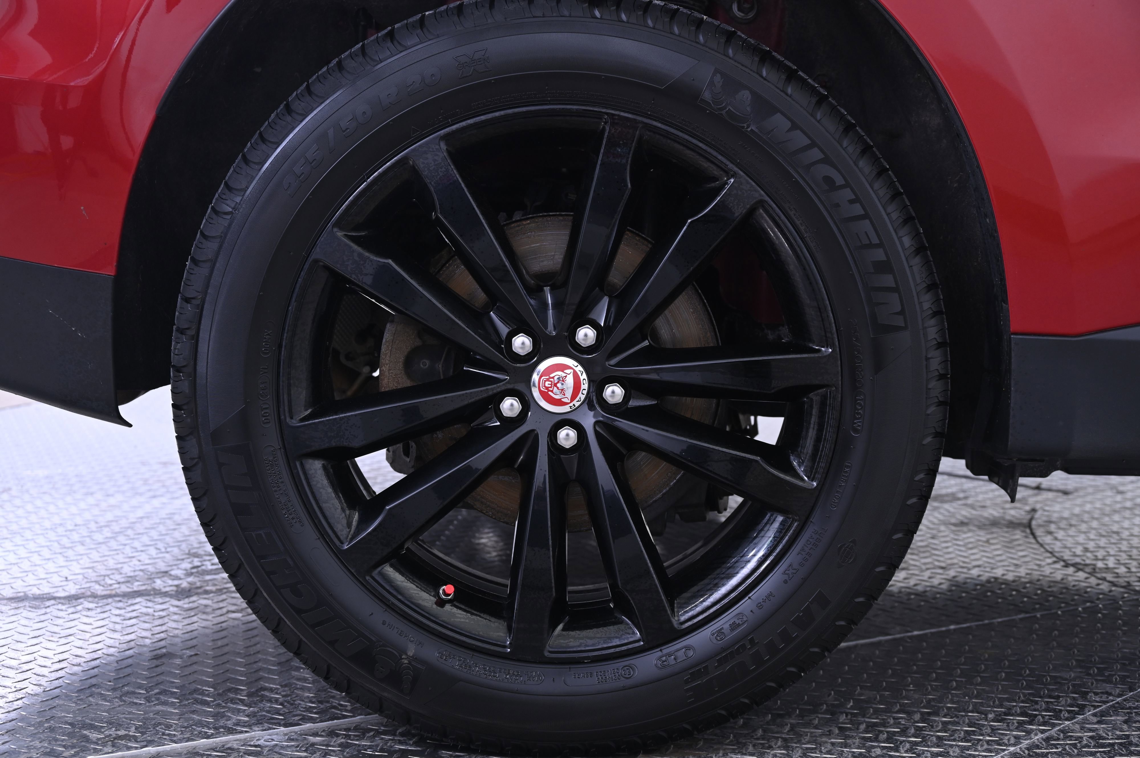 Used 2020 Jaguar F-PACE Prestige image 13