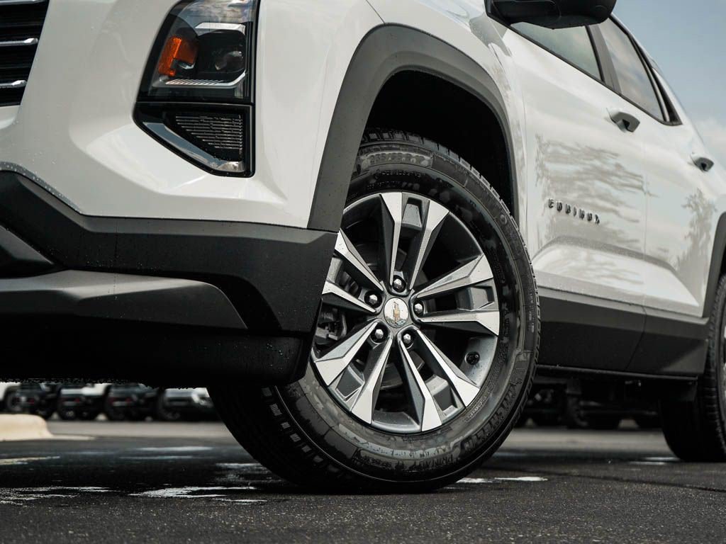 New 2027 Chevrolet Equinox LT w/ Convenience Package II AWD/4WD image 6