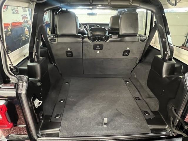 Used 2020 Jeep Wrangler Unlimited Sahara w/ LED Lighting Group image 9