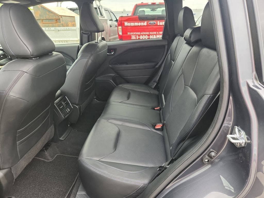Used 2025 Subaru Forester Limited image 10