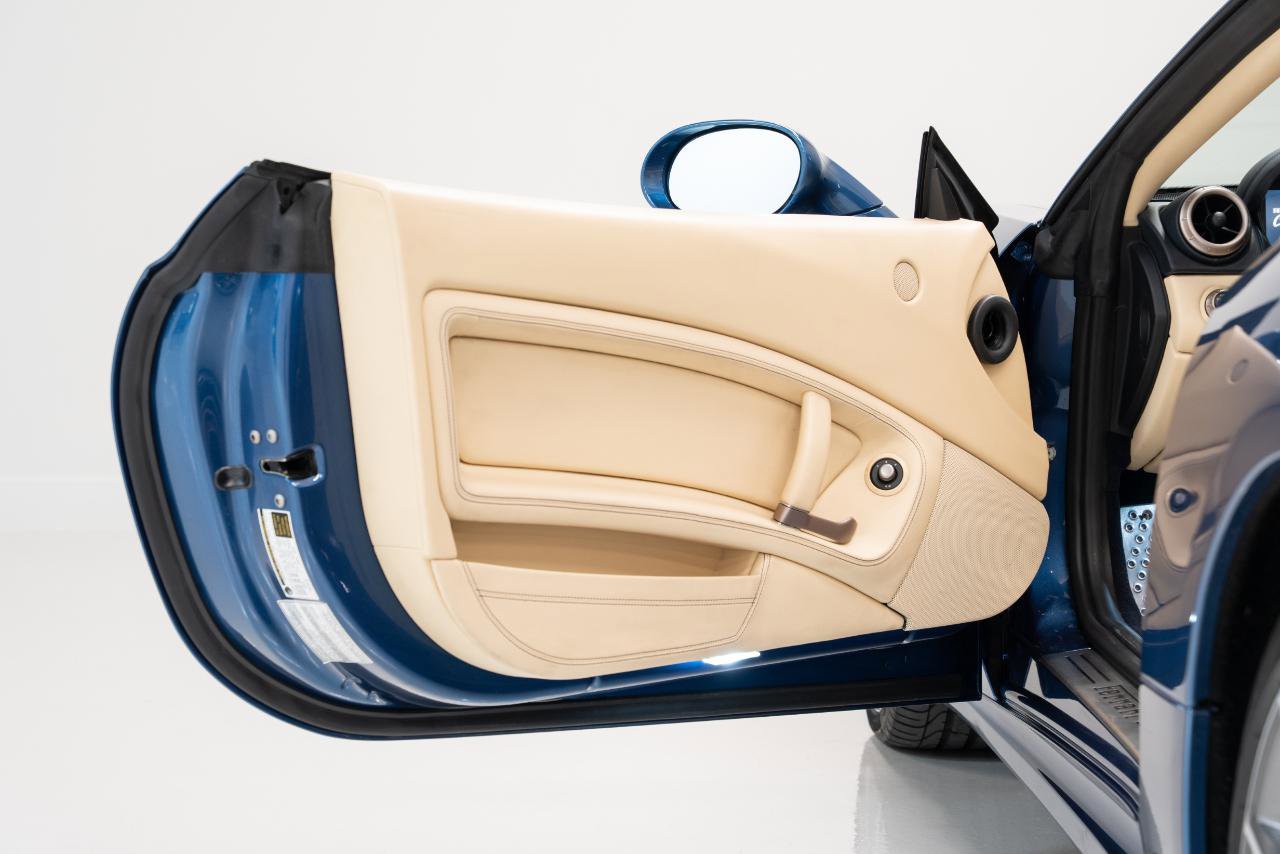 Used 2010 Ferrari California RWD image 46