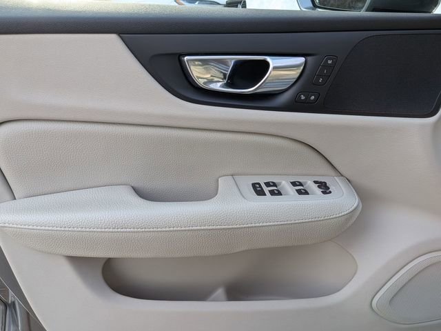 Used 2021 Volvo S60 T6 Momentum image 23