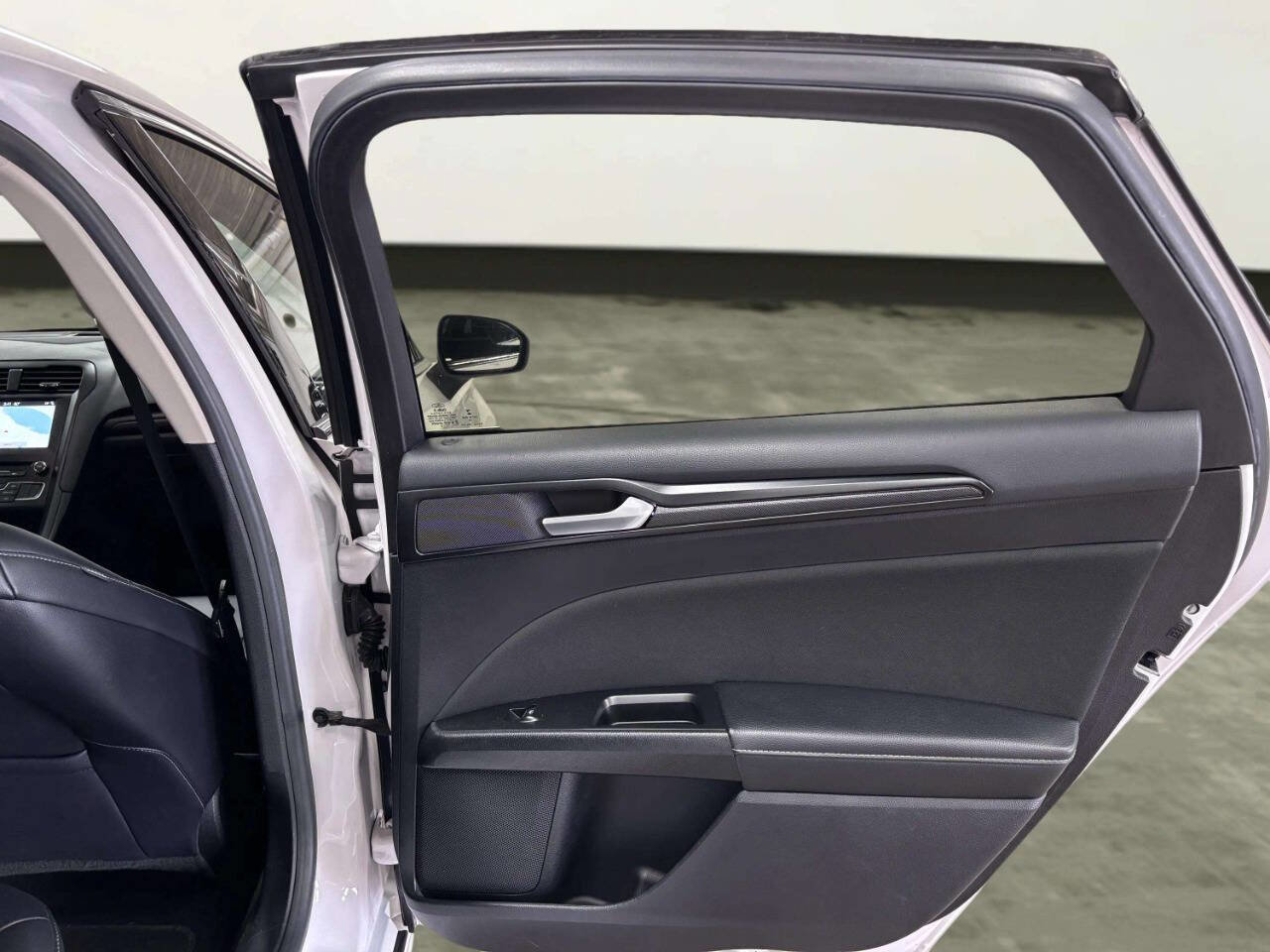 Used 2018 Ford Fusion SE w/ Equipment Group 601A image 18