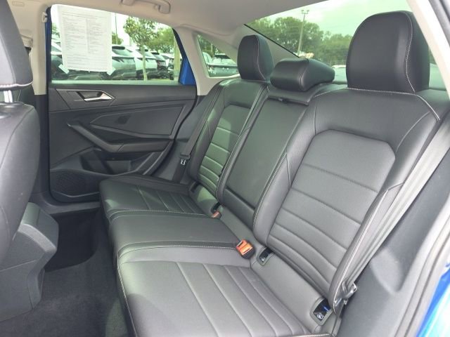 Used 2023 Volkswagen Jetta SE image 8