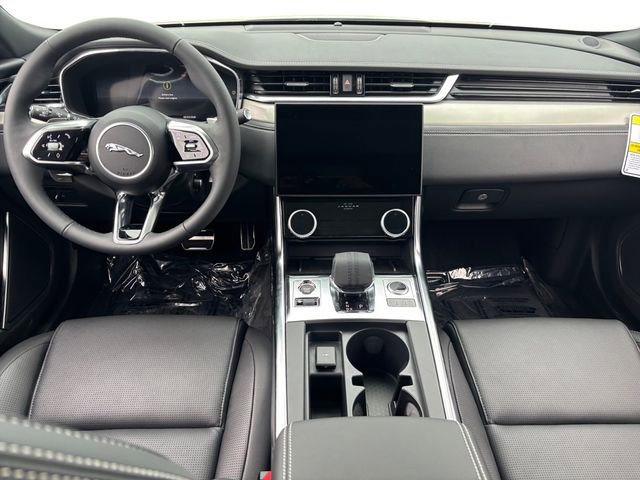 New 2024 Jaguar XF R-Dynamic SE AWD/4WD image 13
