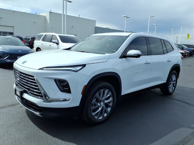 Used 2025 Buick Enclave Preferred FWD image 11