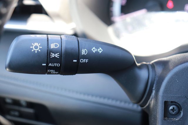 Used 2025 Toyota Highlander LE image 22