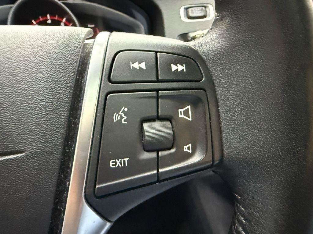 Used 2017 Volvo V60 T5 Cross Country w/ Convenience Package image 15