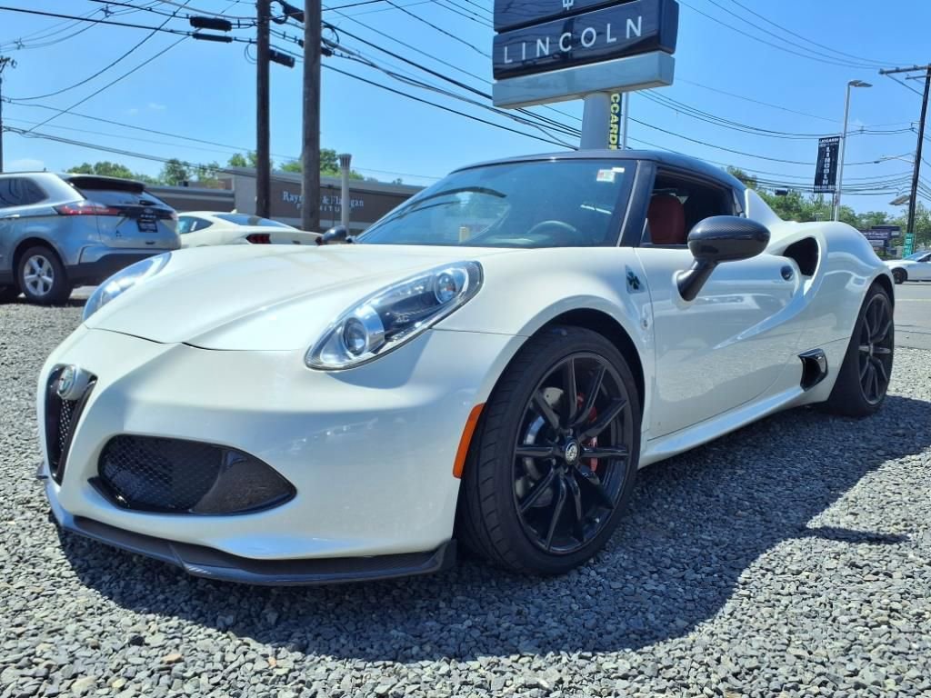 Used 2015 Alfa Romeo 4C Coupe w/ Leather Interior Group image 5
