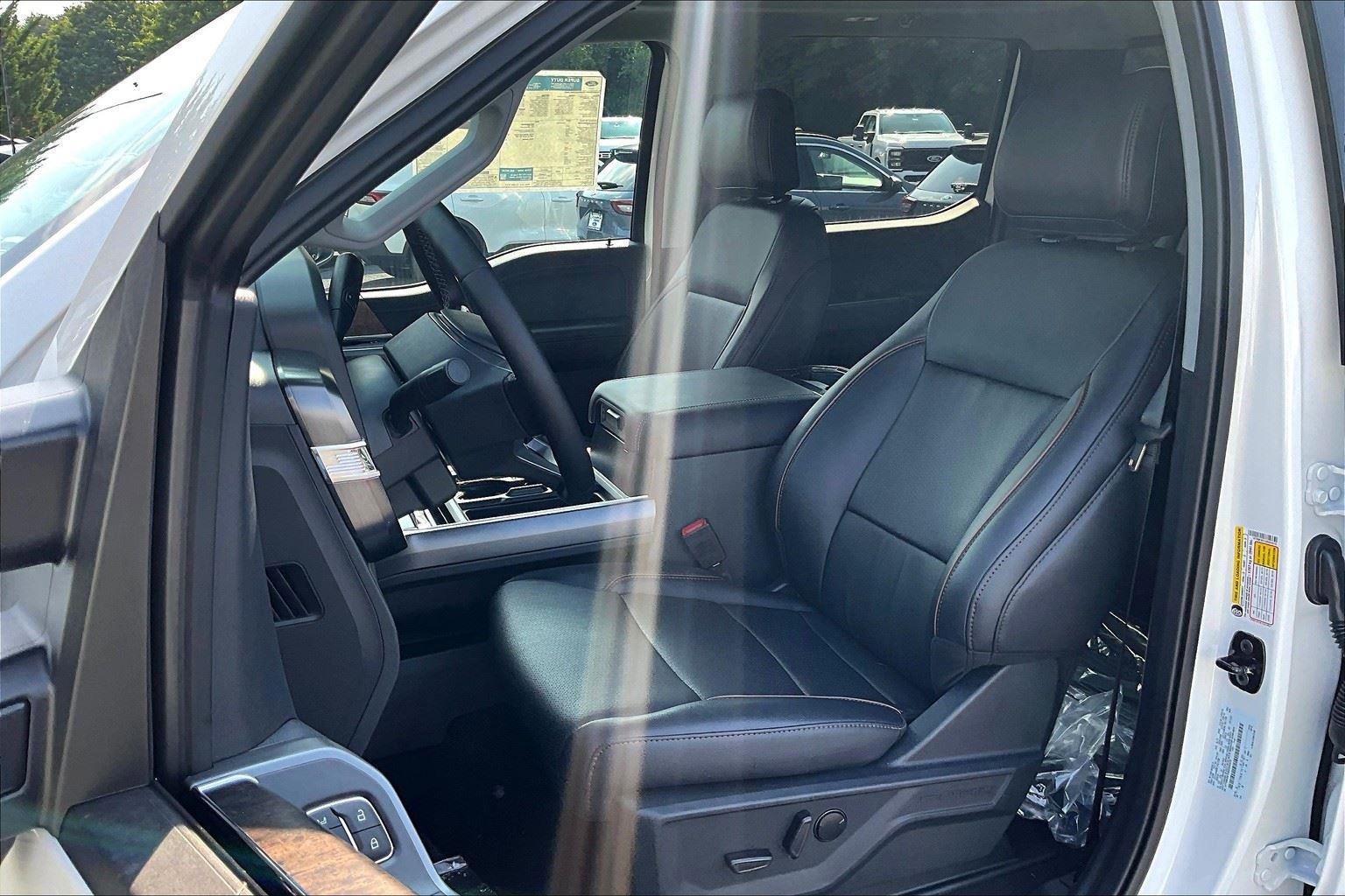 New 2025 Ford F350 Lariat w/ Lariat Ultimate Package image 9
