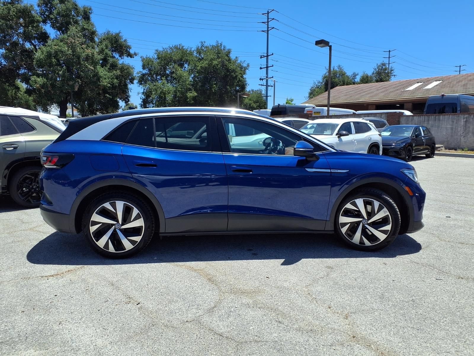 Used 2022 Volkswagen ID.4 Pro S w/ Gradient Package RWD image 3
