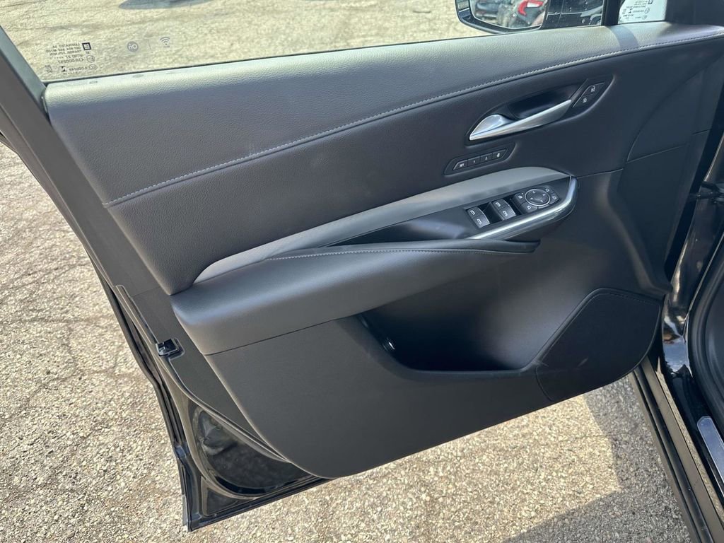 Certified 2023 Cadillac XT4 Premium Luxury w/ Cold Weather Package image 17