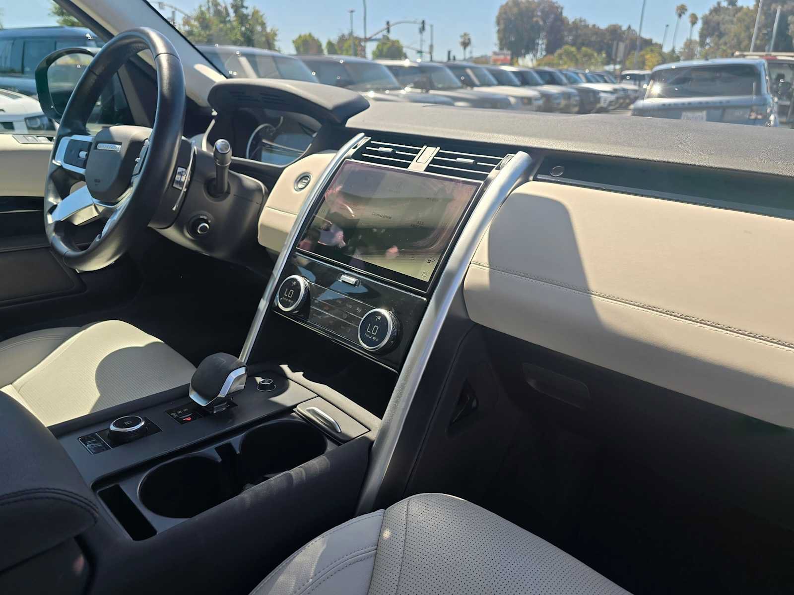Used 2023 Land Rover Discovery S AWD/4WD image 11