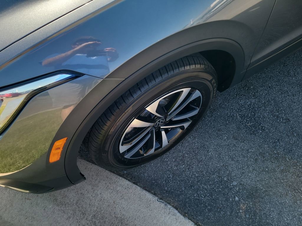 Used 2024 Volkswagen Tiguan S image 9