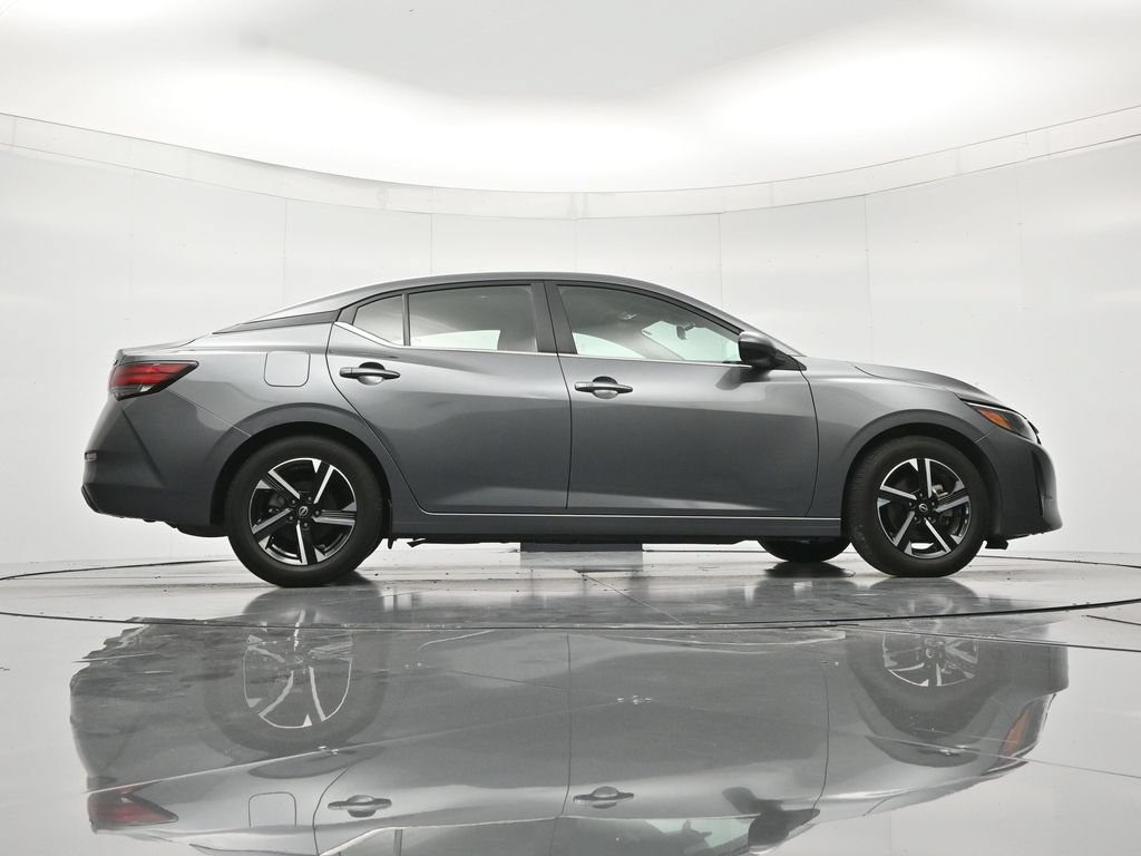 Used 2024 Nissan Sentra SV FWD image 39