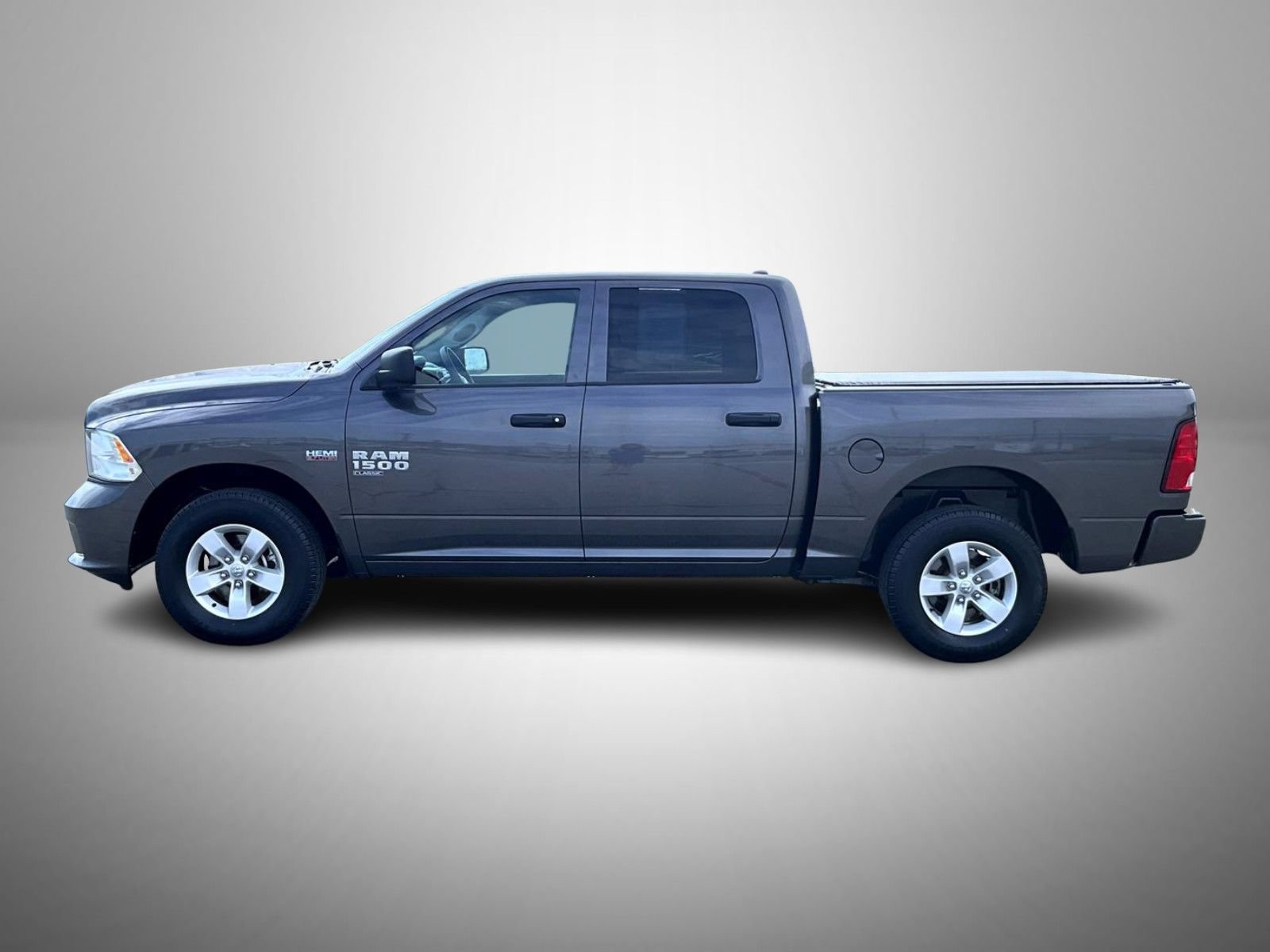 Used 2019 RAM 1500 Express AWD/4WD image 8