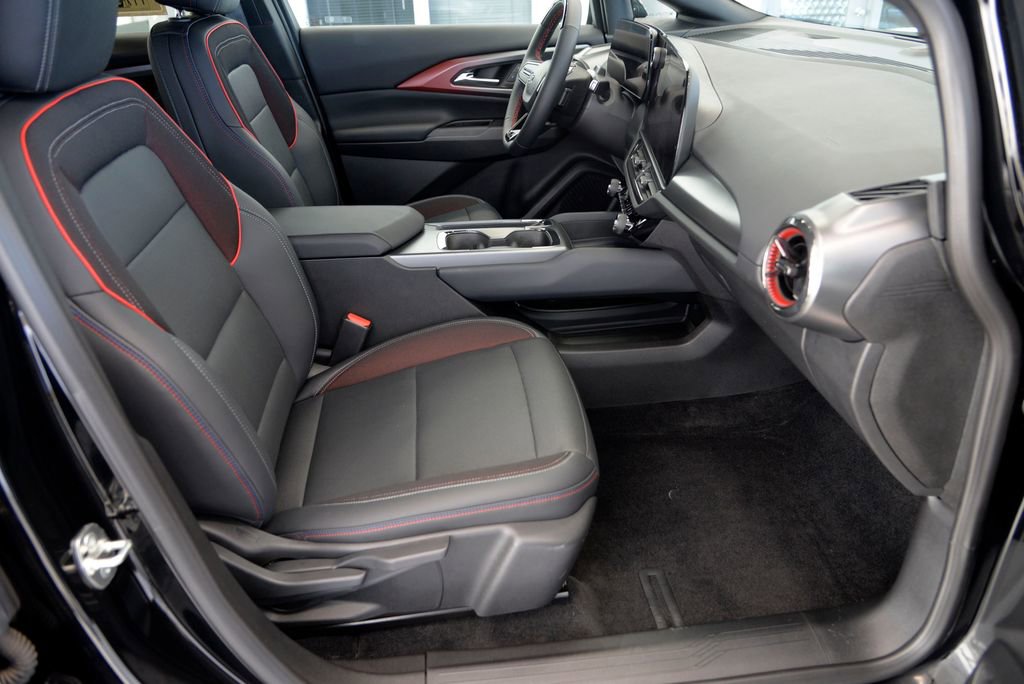 Used 2024 Chevrolet Equinox EV RS image 29