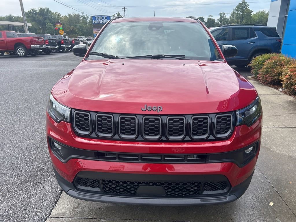 Used 2025 Jeep Compass Latitude w/ Sun & Sound Group image 3