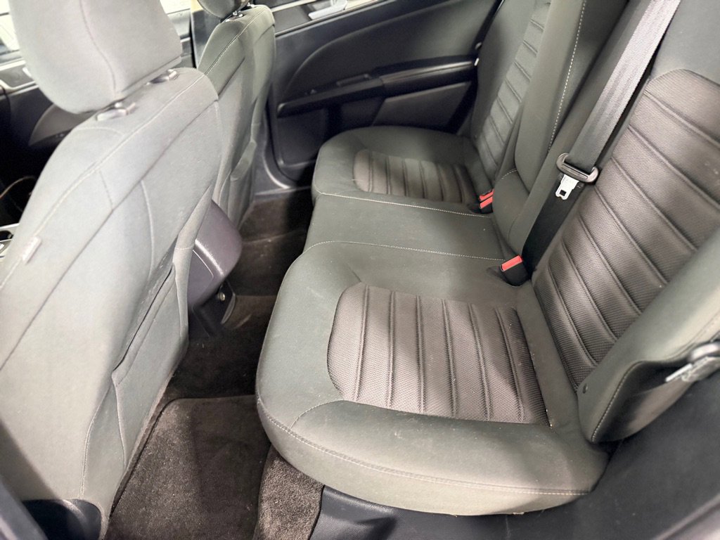 Used 2018 Ford Fusion SE image 15