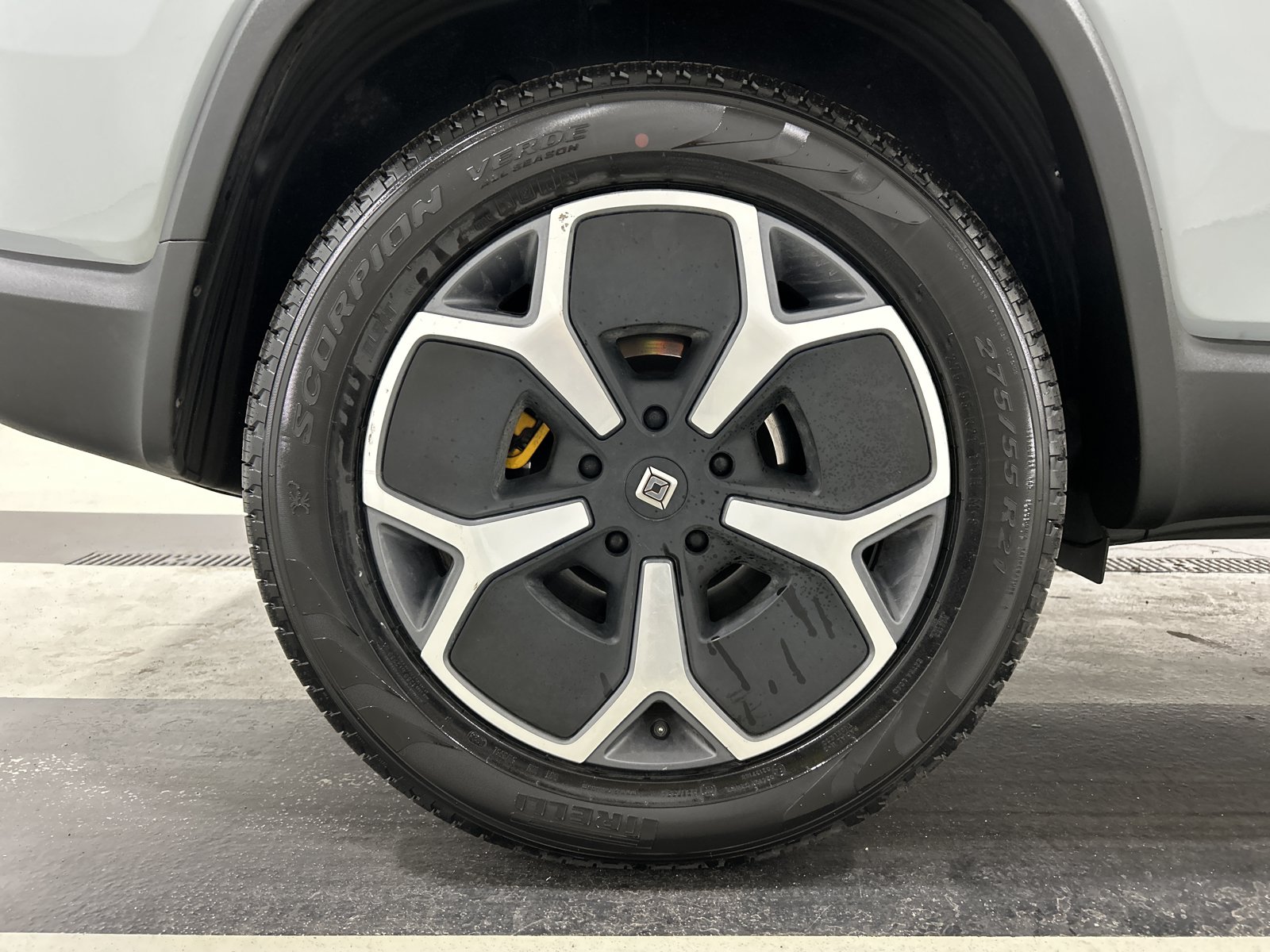 Used 2024 Rivian R1S Adventure AWD/4WD image 12