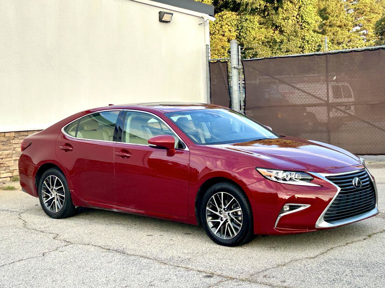 Used 2017 Lexus ES 350 w/ Luxury Package FWD image 6