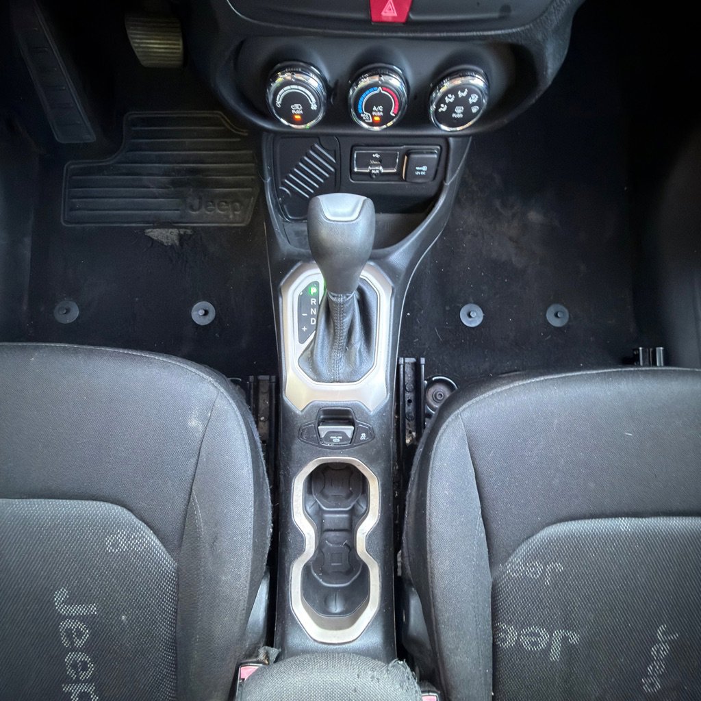 Used 2017 Jeep Renegade Sport w/ Power & Air Group FWD image 28