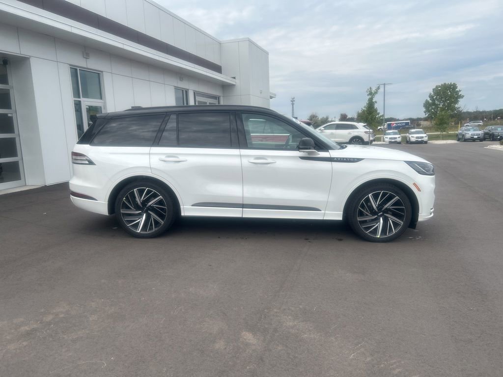 New 2025 Lincoln Aviator Black Label w/ Black Label Special Edition image 4