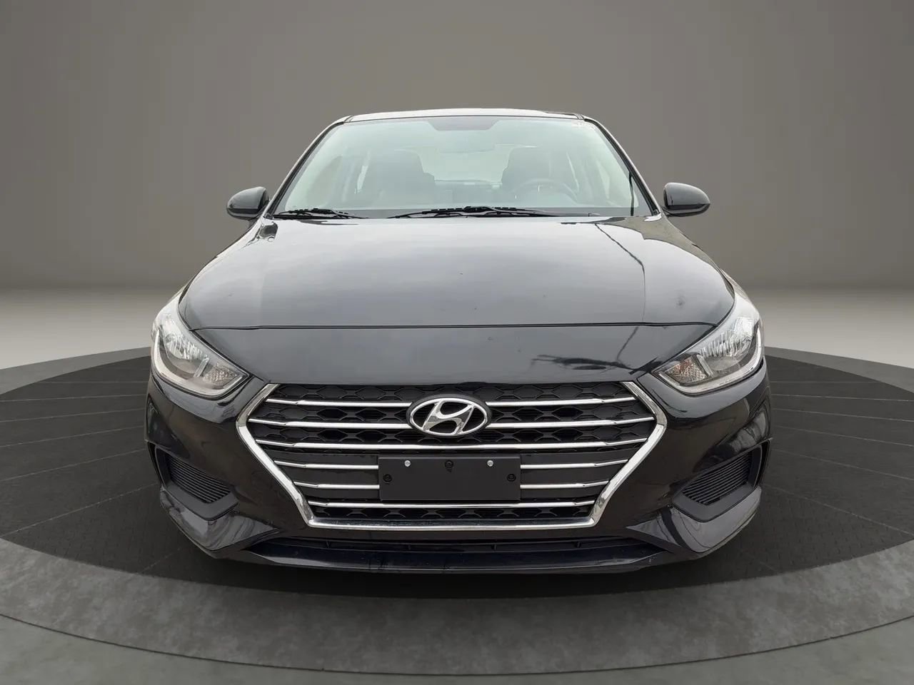 Used 2020 Hyundai Accent SE image 2