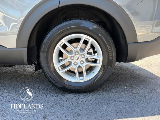 New 2026 Ford Explorer Active RWD image 30