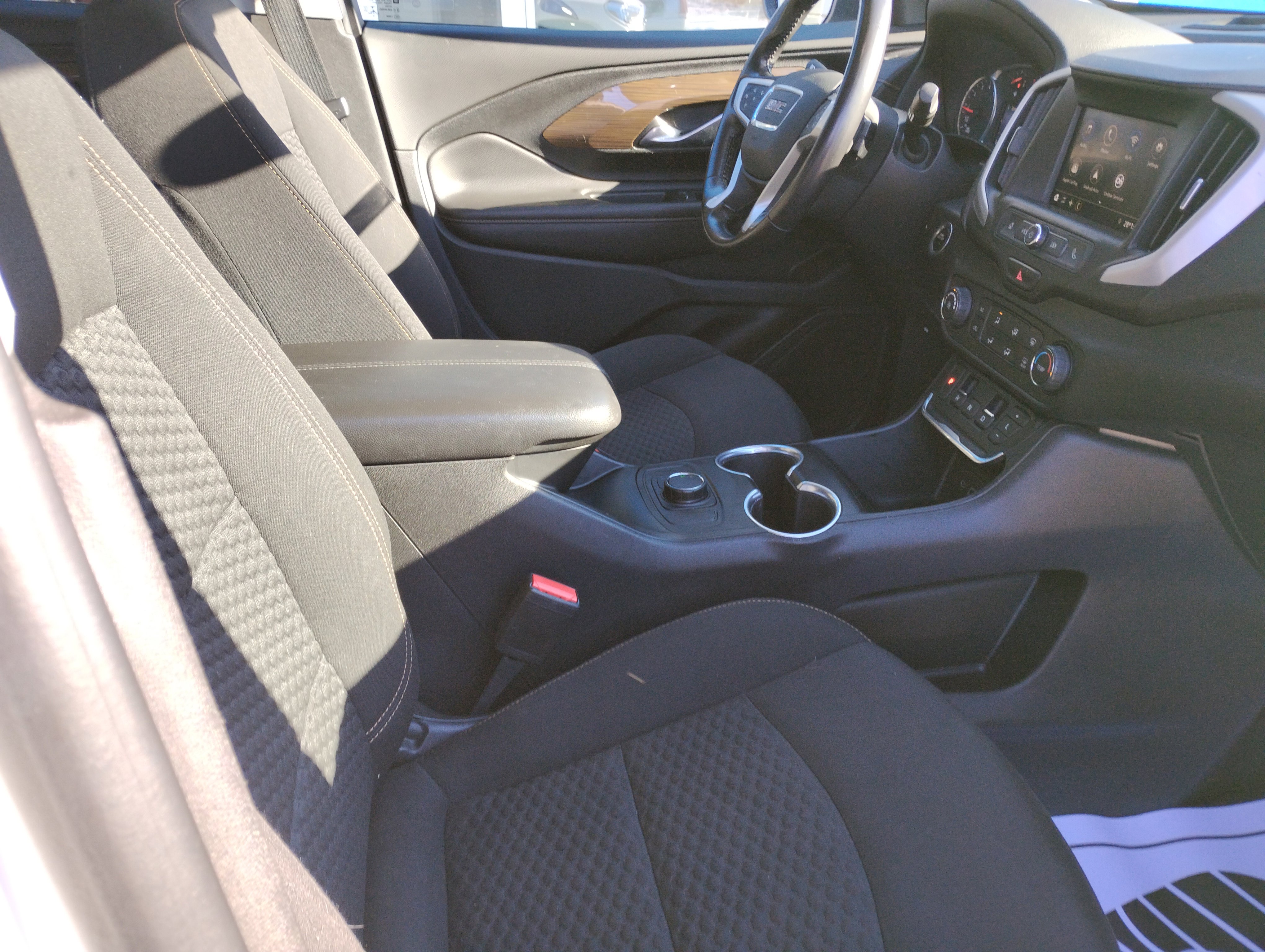 Used 2020 GMC Terrain SLE image 12