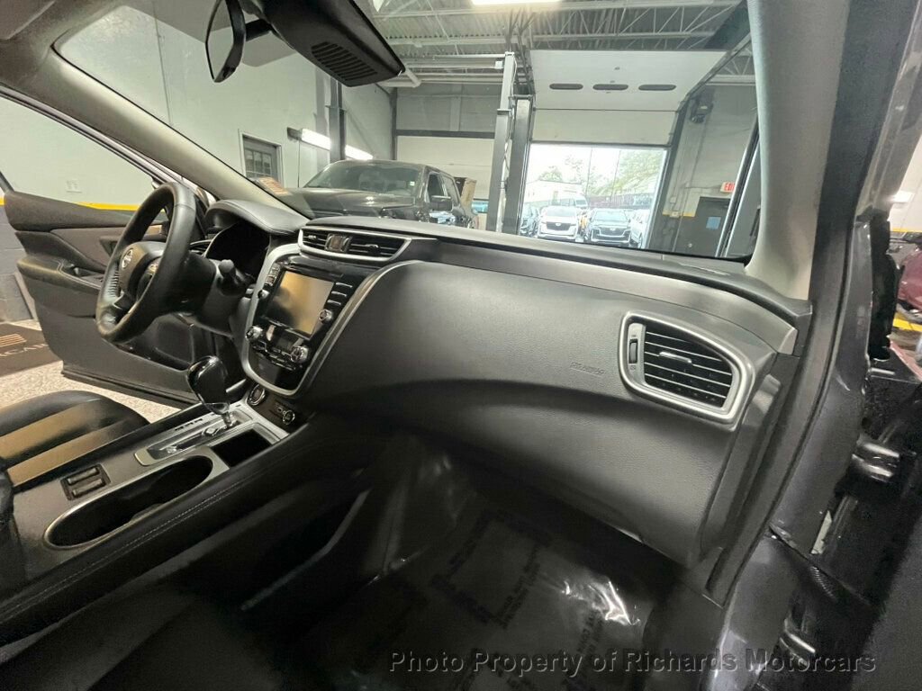 Used 2023 Nissan Murano SV image 18