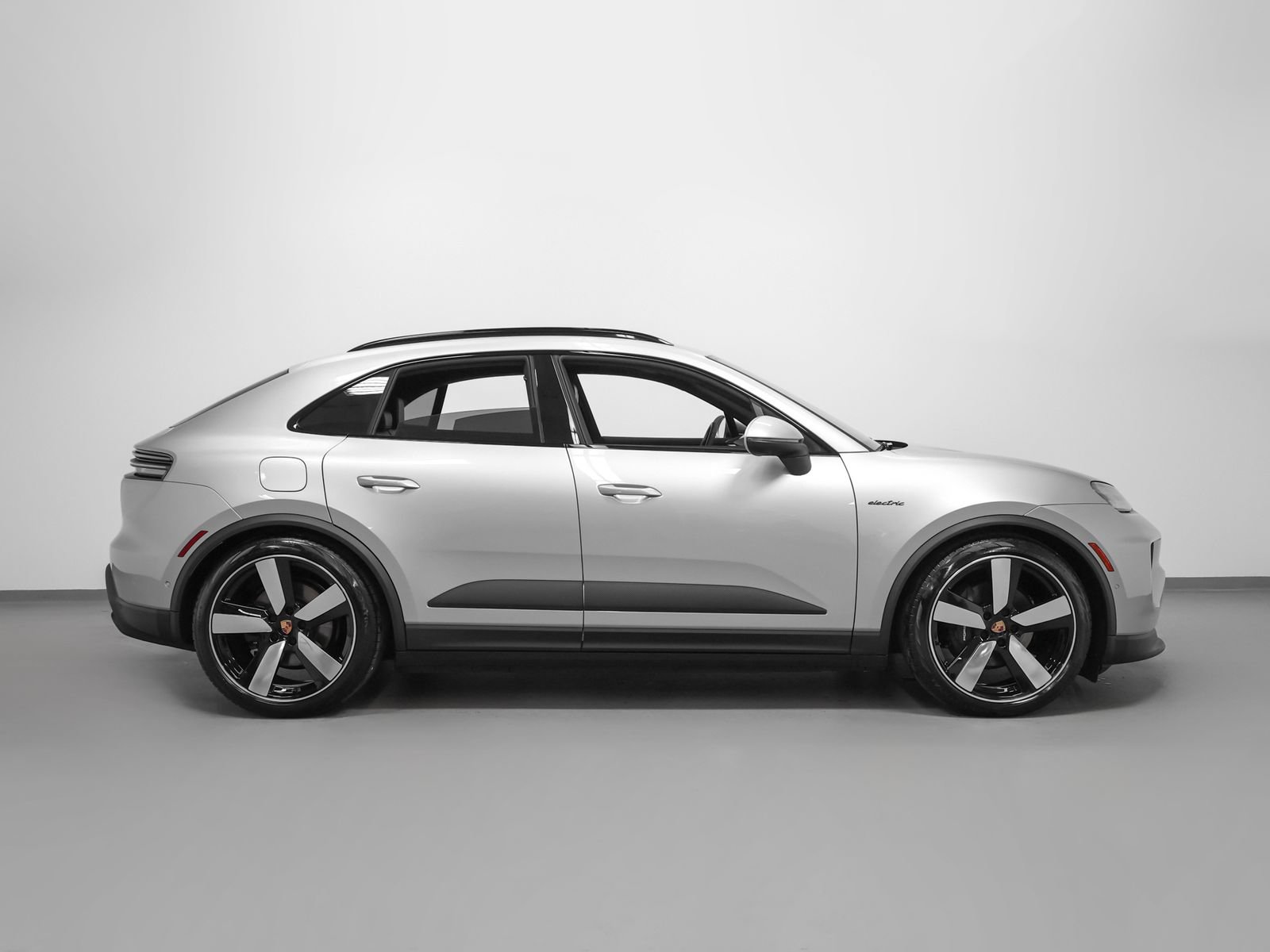 New 2026 Porsche Macan 4 Electric AWD/4WD image 13