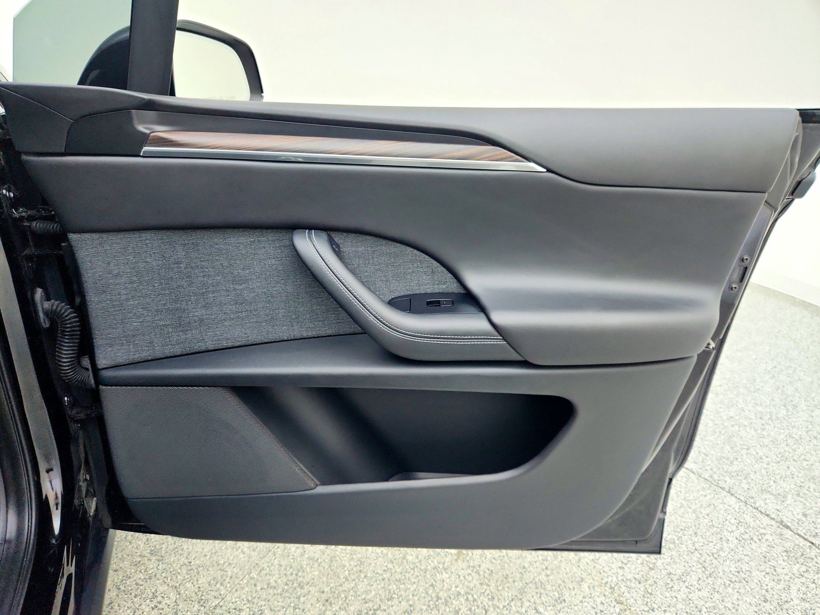 Used 2024 Tesla Model X Long Range image 24