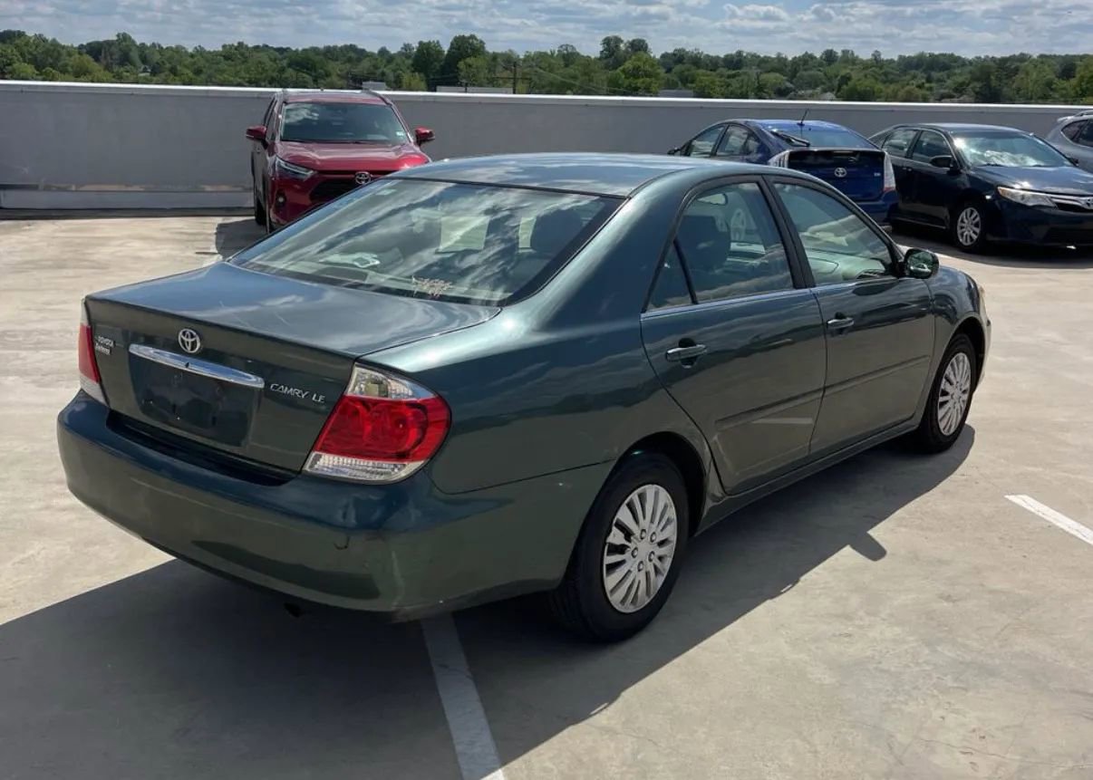 Used 2006 Toyota Camry LE FWD image 3