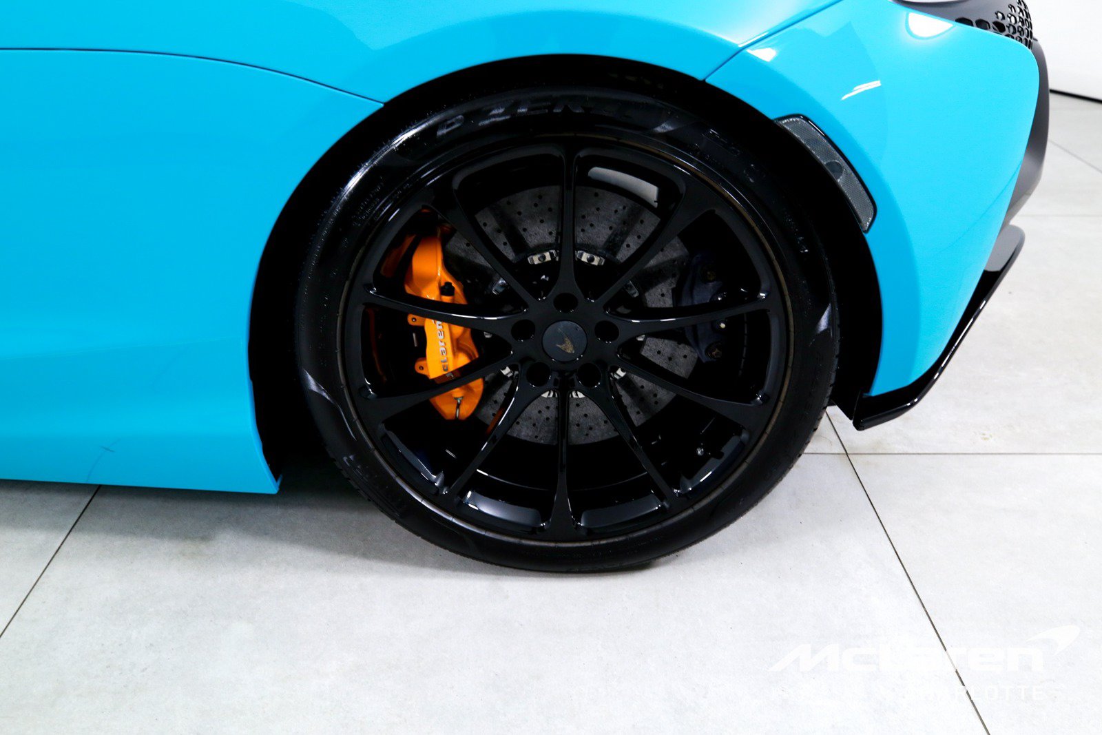 Used 2025 McLaren Artura Spider RWD image 26
