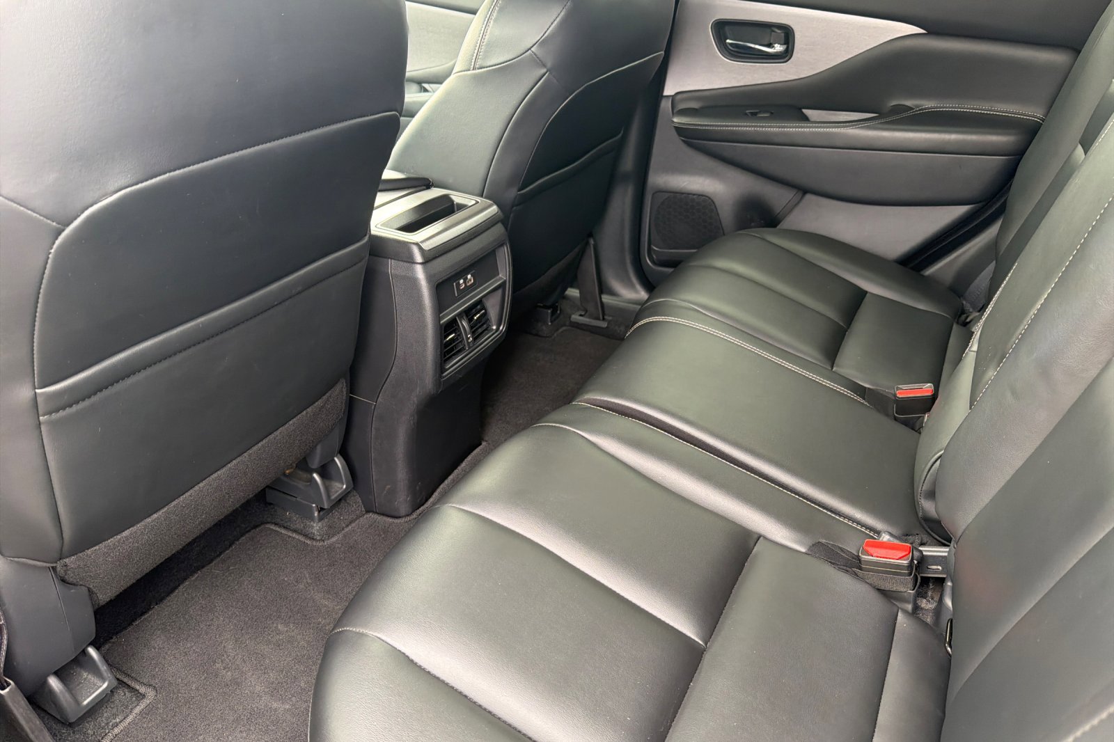 Used 2024 Nissan Murano SV FWD image 12