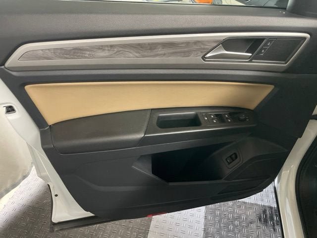 Certified 2020 Volkswagen Atlas Cross Sport SE AWD/4WD image 14